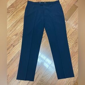 Men’s Izod Navy Straight Pants Size 38x32 (measures 38x31)  Golf Casual Wear
